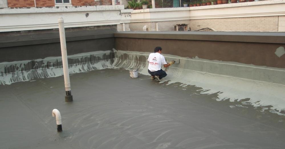 Xây sát nhà hàng xóm gia chủ phải chi nhiều tiền để chữa thấm tường